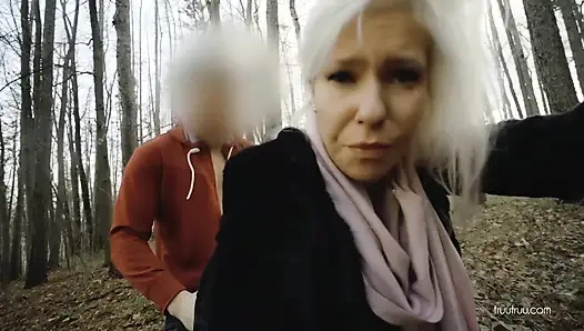 Risky Public Fuck on the Walk with Random Guy From Tinder