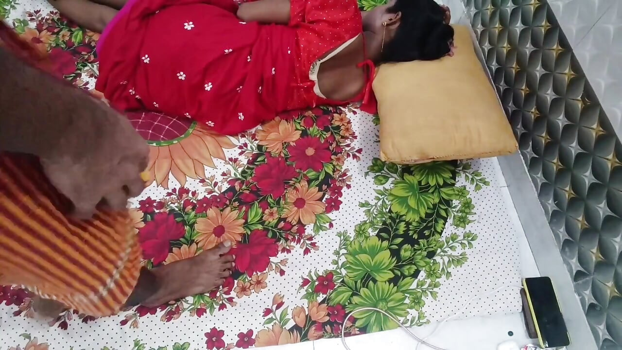 Indian Bhabhi Red Traditional Dress Intimate Sex with Devar - Homemade