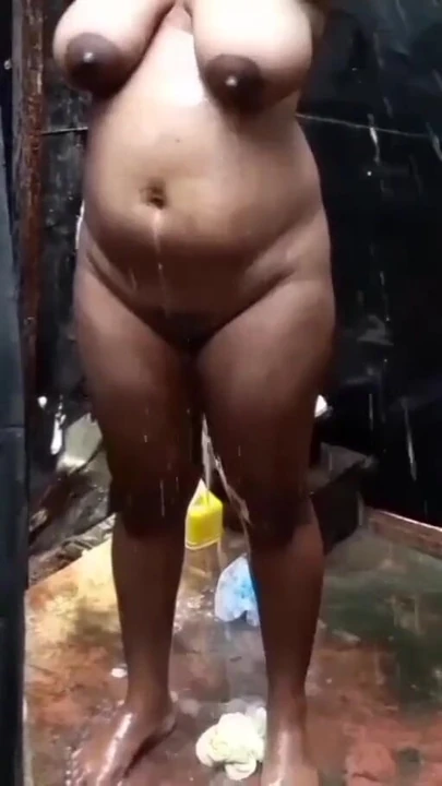 Unvergesslicher moment aus "badevideo im freien In srilanka"