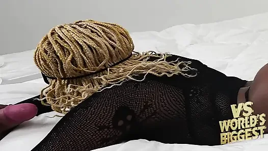 Cewek kulit hitam toket besar muncrat ngentot 2 kontol besar pria kulit putih