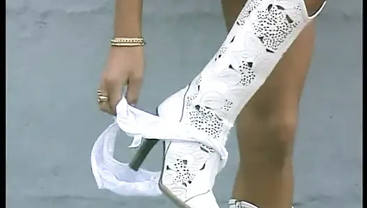 Solo pee girls - doris dayan - aku bakal kencing banyak banget buat kamu!