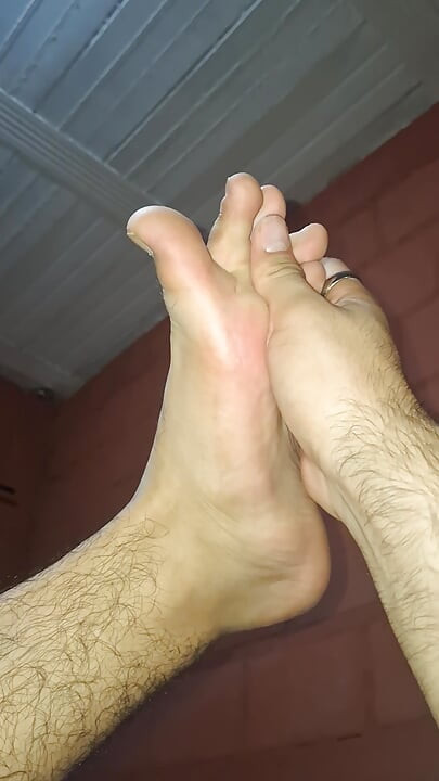 Szőrös férfi fétis lábai
