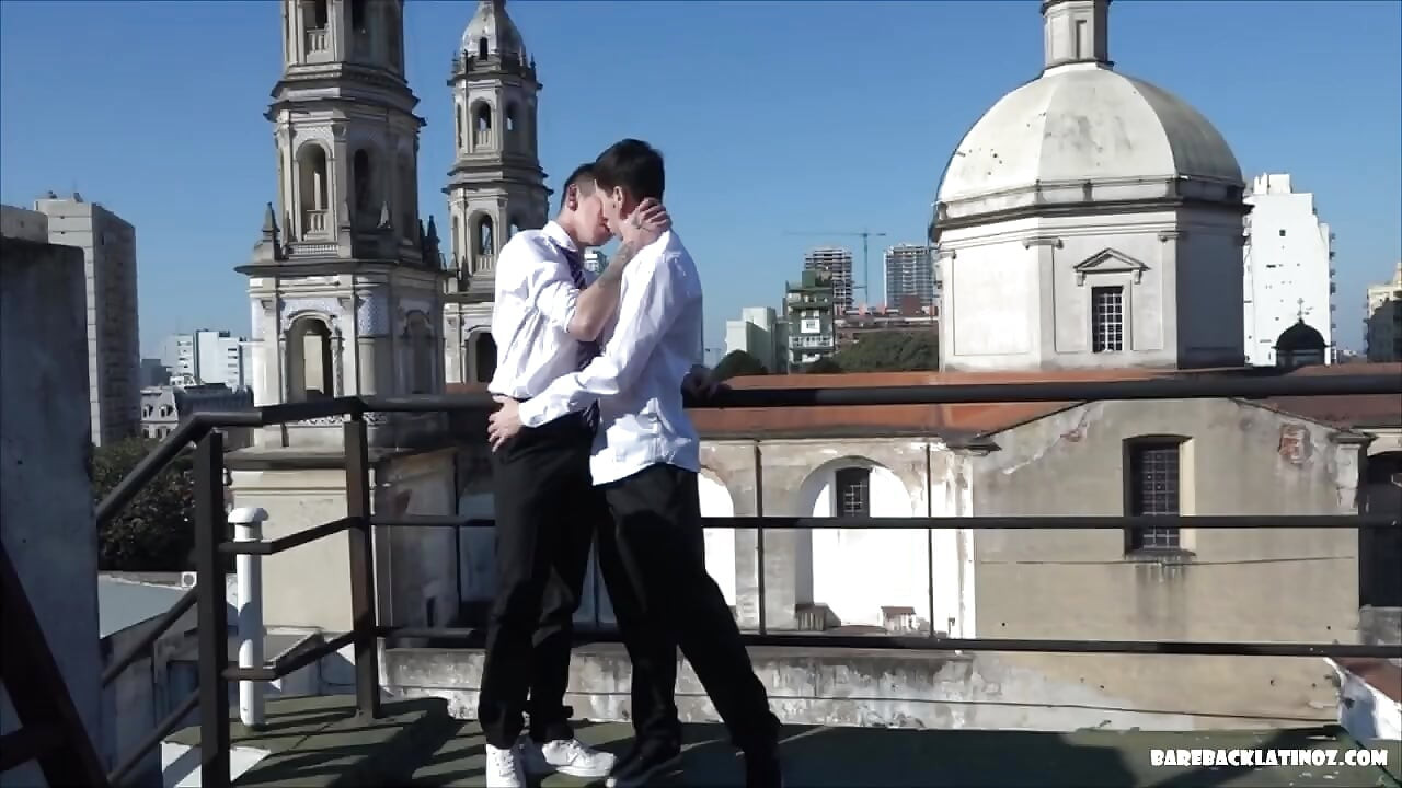 Latin Twinks Edwin and Cesar Barebacking
