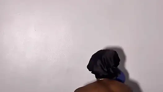 My Roommate Is Good on Bed