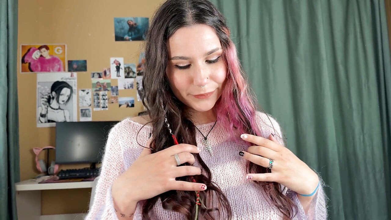 Stepsister Gave Her Older Stepbrother a Blowjob