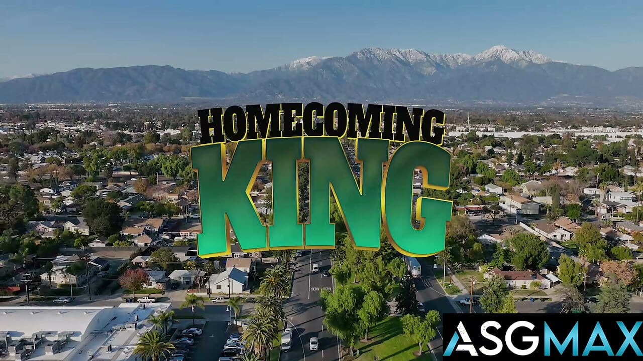 NEXT DOOR STUDIOS - Frat Boys Jack Valor & Grant Ducati Compete For Homecoming King With Their Cocks