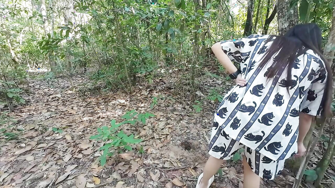 Thai girl walks and brags about peeing pain in the forest, but pushes to masturbate Thai Voice