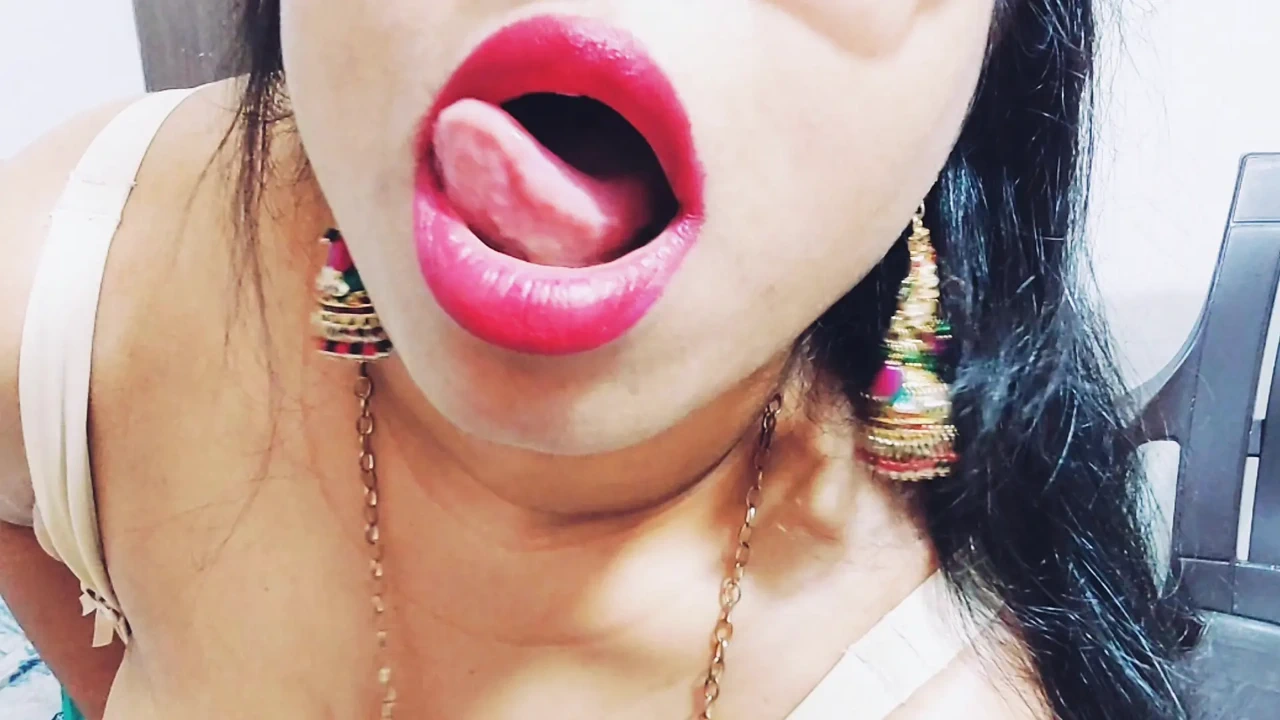 Stepmom seduces her stepson for the hardcore fucking in the hot night