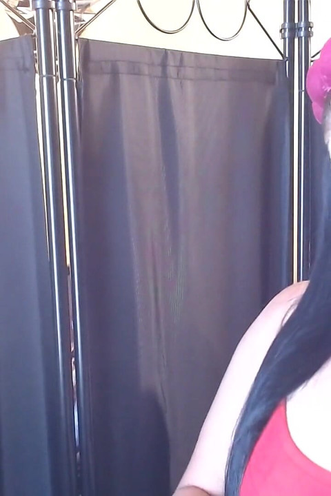 Mesmerizing MILF Anna Smoking