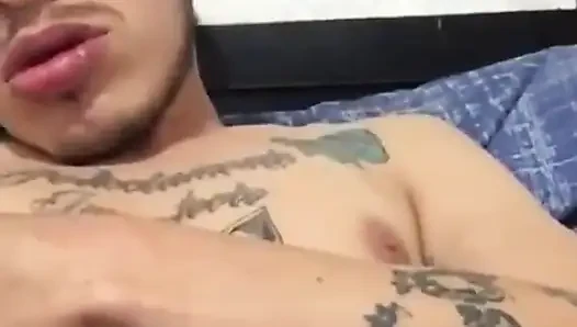 Komşu üvey erkek kardeşim ve ben burada mastürbasyon yapıyorum