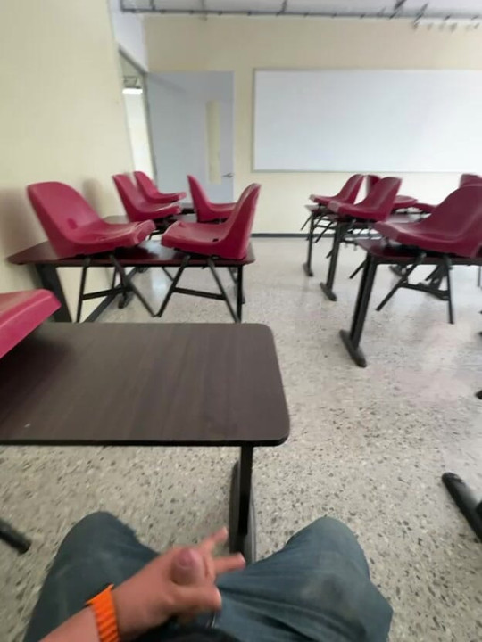 Masturbieren im #IPN im klassenzimmer - JPER11XXX