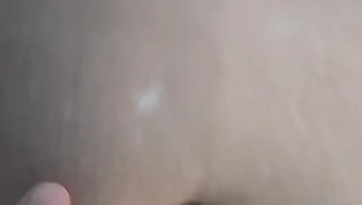 Ratu puas setelah mandi baru di kamar mandi - permainan pusar istri bbw gemuk desi