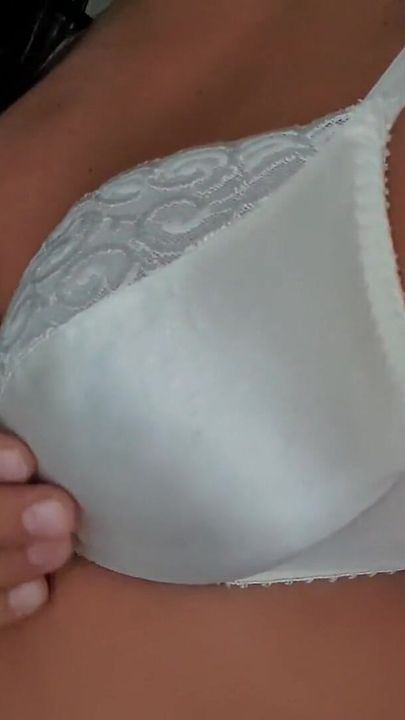 Reggiseno in pizzo bianco e raso anni '90