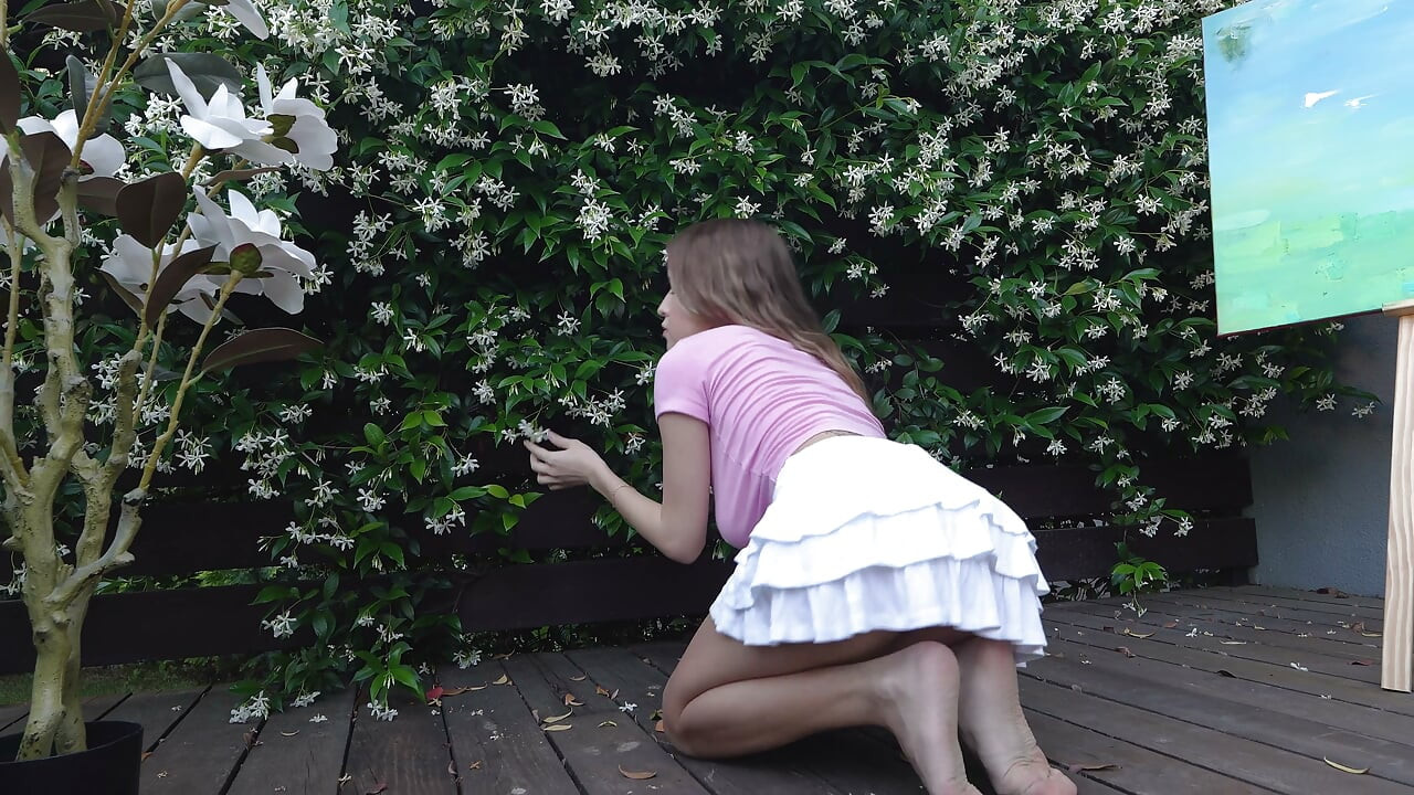 Big Natural Tits Babyface Girl Gives Sloppy POV Blowjob and Titjob in the Garden