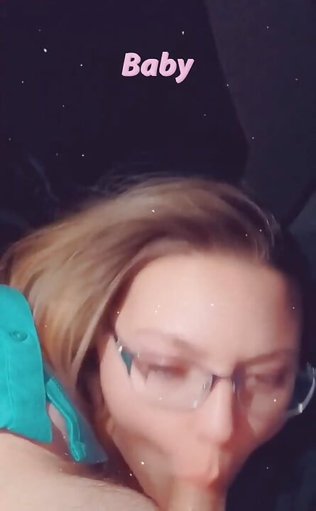 Suger hans kuk medan han arbetar, måste suga och arbeta