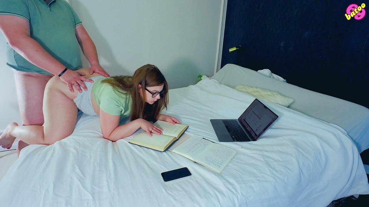 ฉันต้องเรียนตอนนี้ แต่คุณสามารถใช้หีของฉันได้ฟรี