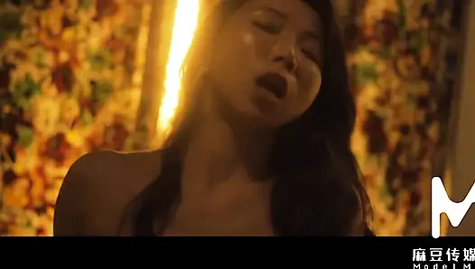 Modelmedia asia - wanita yang penuh gairah sama pekerjaan mereka