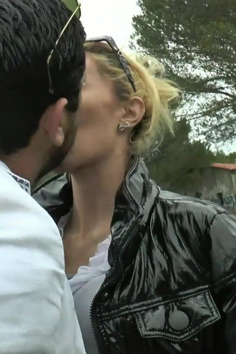 سمسار عقارات عربي أشقر يمارس الجنس للبيع