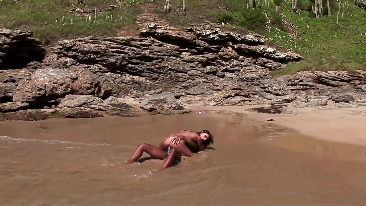 Joder mi coño latino en la playa