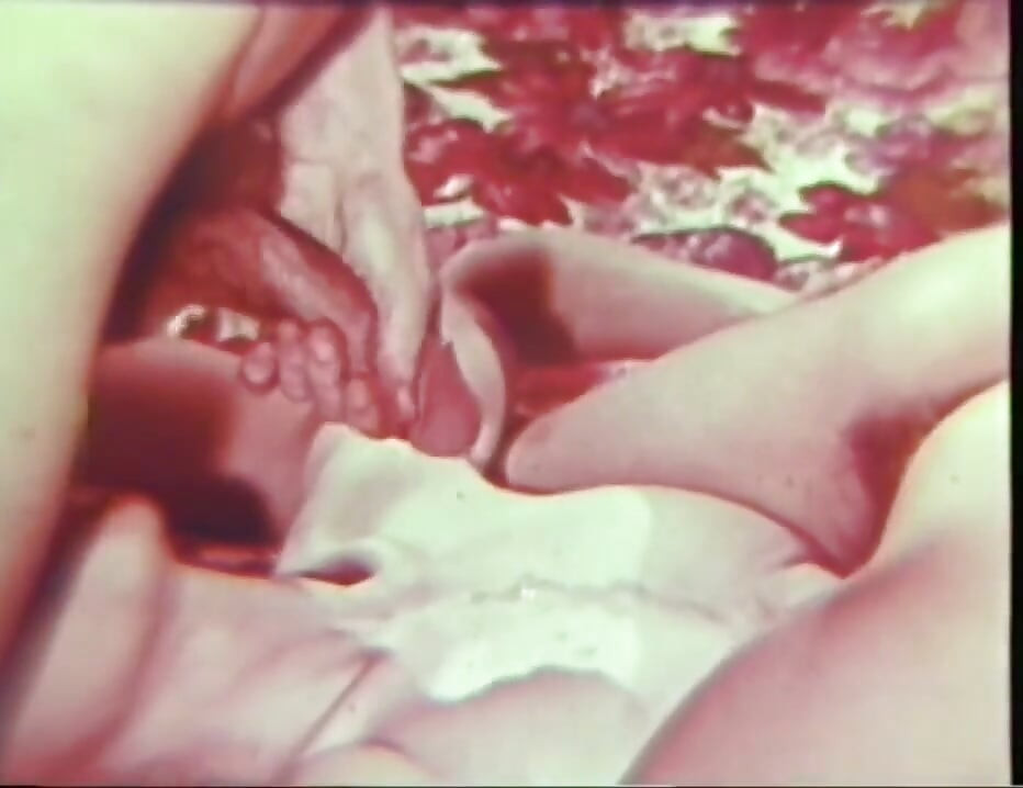 Safada vintage sexo a três para um pau grande
