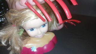 レディlメガ長い赤い爪と人形（ビデオショートバージョン）