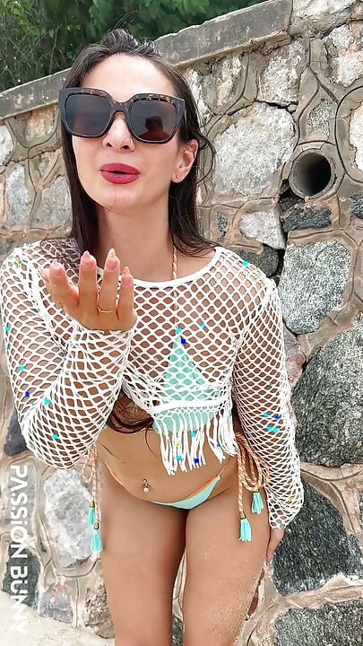 Piękno Bikini Przyjemność I Seksowny Taniec Na Plaży