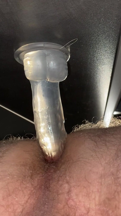 Solo male fucking the Wall