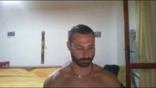 Peludo árabe masturba o pau na cam