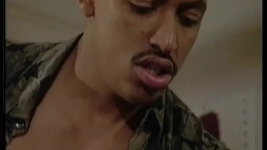 Tante sange ini lagi asik fingering memeknya yang menetes sampai muncrat banyak banget