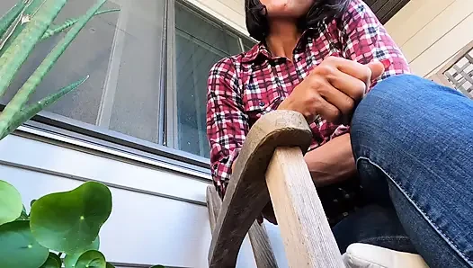 Yüzü tükürüyor ve spor ayakkabımın altında eziliyor (ışık sönüyor!) POV!!