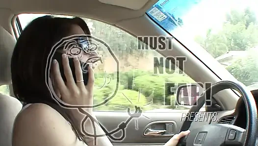 Милфу-брюнетку с маленькими сиськами трахает очень грубо и жестко ее арендодатель