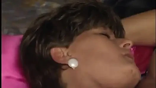 Short haired mature slut wants to take it straight to the pussy