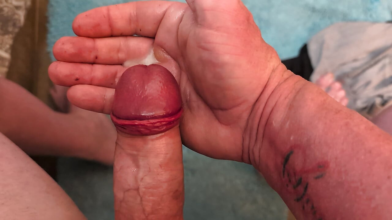 Accarezza e in mano