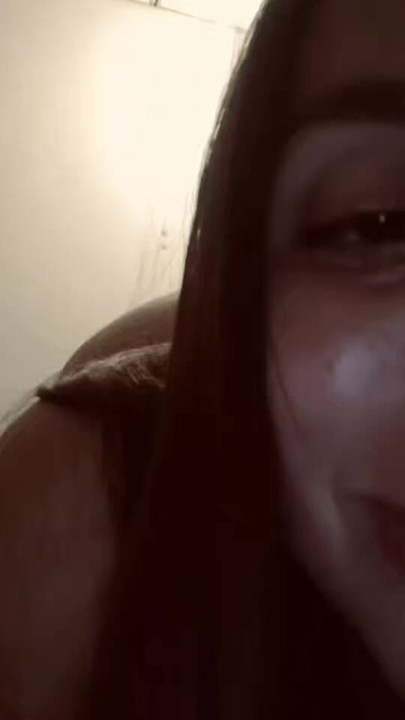 Putita mandandome videos