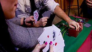Una partida de póquer con amigos y quien gane se folla a mi novia