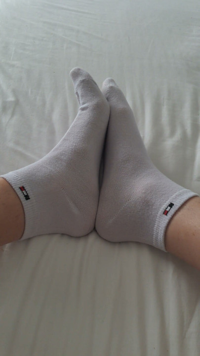 Put your meat stick between my feet