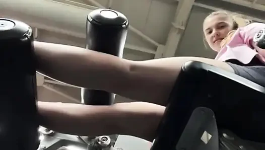 Hard fucking in gym with jucielussie