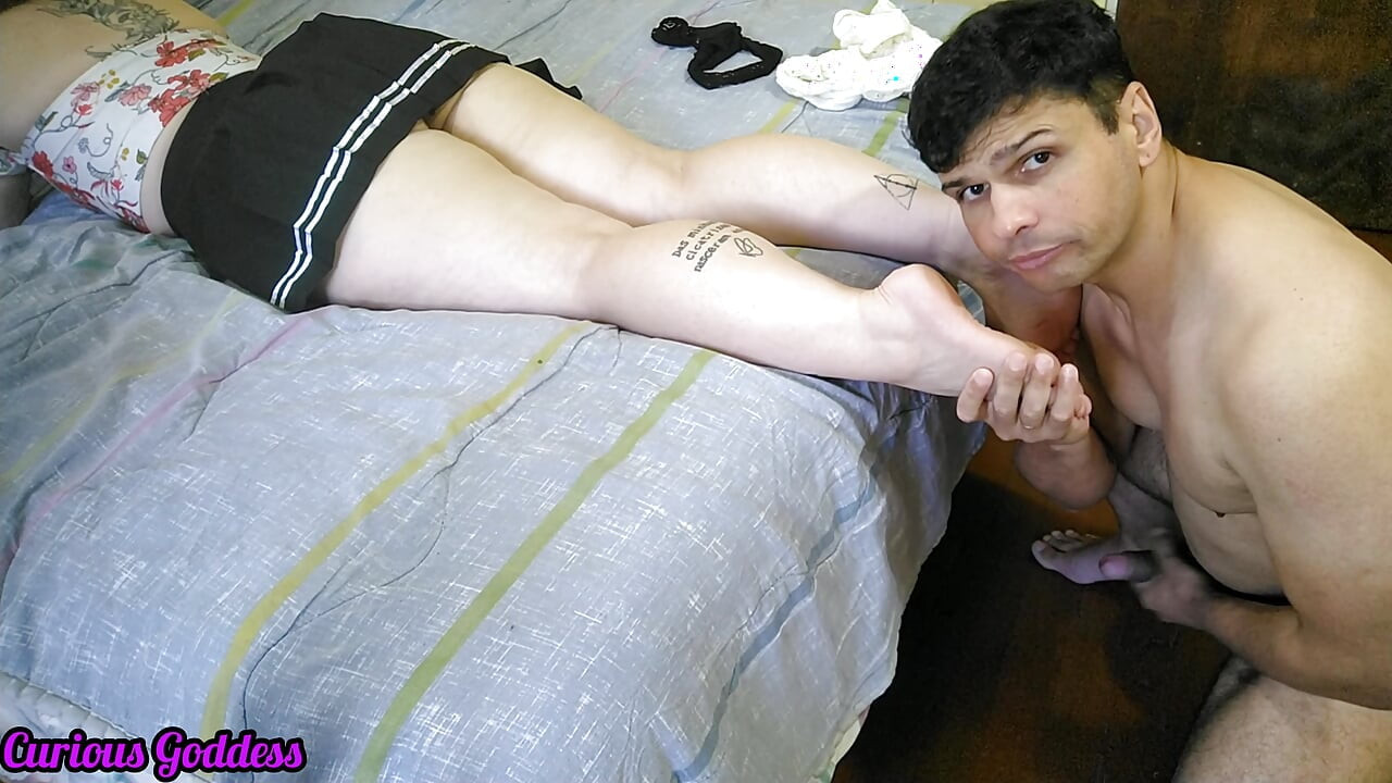 Curious Goddess - licking beautiful German milf feet after Oktoberfest