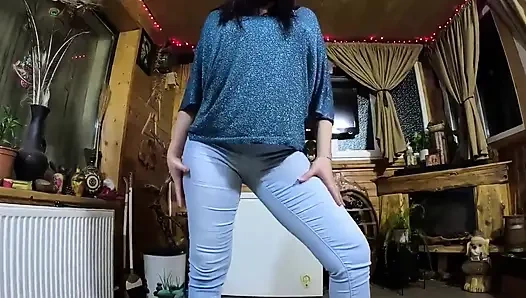 Cameltoe MILF Twerks in Jeans Blowjob & Cum All Over My Puffy Jacket 334
