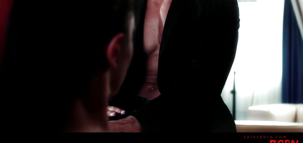 Glatt Skinny Brunnette Gir Hodet Og Blir Knullet Dypt