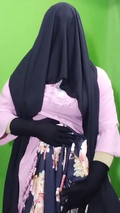 Jaw-dropping moment from "Indian Beautiful Muslim Housewife"