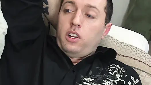 Горячая милфа-блондинка сосет член ее пасынка