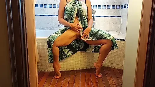 Selena's Exiting Sex Games in Pareo