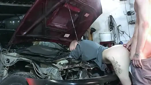 Sexy mechanikerin vilu Vidish wird toyota Ae101 geritten