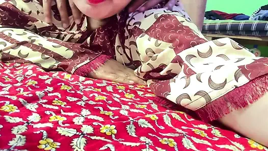 Fucking a Beautiful Bhabhi When She Was Horny in Her Room & Her Husband Going to Office