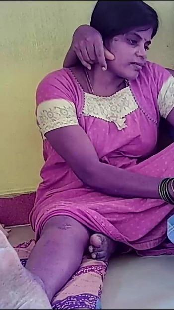 Must-share στιγμή από το "Indian village house wife kissing and big cock get"