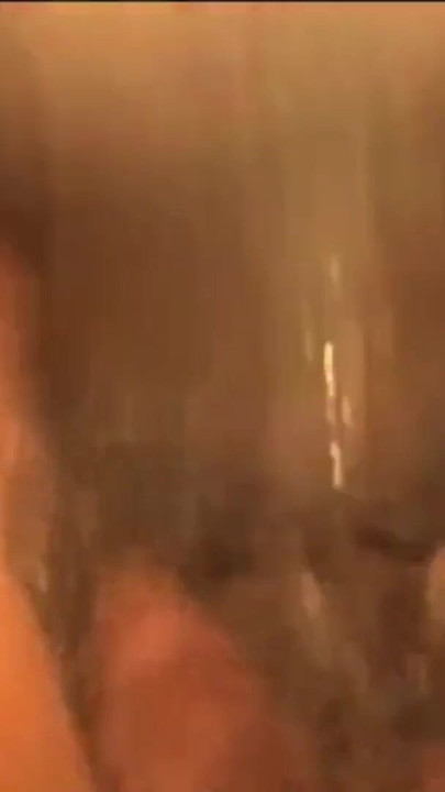 我第一次看到我的女友挖它多汁並用力操狗式 | 短片 1