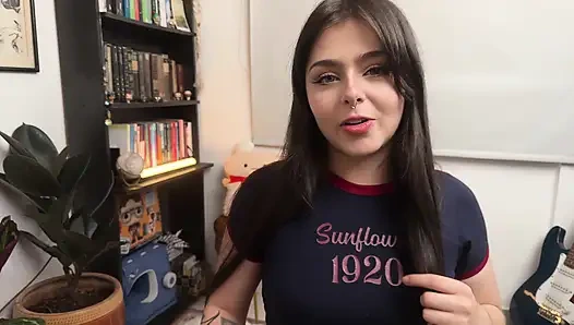 Üvey kızım yarağımı emmek için ofisime gelmeye karar verdi