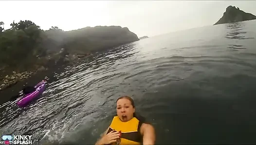 Катастрофа на каяке в открытой воде для не пловца - спасена спасательным рубашком