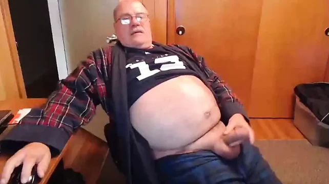 Daddy cums on cam